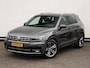 Volkswagen Tiguan 1.5 TSI 150pk DSG Highline 150 pk DSG | R-Line | Navigatie | LED Plus | 19" Sebring velgen | Trekhaak | Elektr. Achterklep | Adaptieve Cruise control | Navigatie