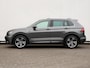 Volkswagen Tiguan 1.5 TSI 150pk DSG Highline 150 pk DSG | R-Line | Navigatie | LED Plus | 19" Sebring velgen | Trekhaak | Elektr. Achterklep | Adaptieve Cruise control | Navigatie