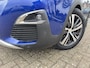 Peugeot 3008 1.6-16v. * Automaat * 165 Pk. 4-cilinder. 1.550 Kg. Trekvermogen * Trekhaak * Schuifdak * 1/2 Lederen Interieur * Focal * Stoelverwarming * Parkeer Camera * Ckimate & Cruise Control * Vingerhoets; Vierde Generatie Eersteklas Service. Al meer dan 100 jaar een begrip in de Brabantse Kempen.