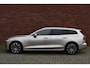 Volvo V60 B3 177PK Plus Bright | Schuif-kanteldak | Trekhaak | Harman/Kardon |