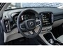 Volvo XC40 Plug-in Hybrid T4 Ultimate Bright | Trekhaak | Panoramadak | Adaptive Cruise control | Lederen Bekleding | Harman Kardon Audio | Stoel-/Stuurverwarming | Navigatie | Achteruitrijcamera | Parkeersensoren voor + achter | Apple Carplay / Android Auto |