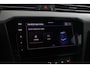 Volkswagen Passat Variant GTE 1.4 TSI 218 PK PHEV Highline - Virtual Cockpit - LED Matrix IQ - dynaudio speakers - Navigatie Pro - Zwarte hemel - DSG - Adaptieve Cruise control -
