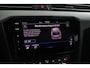 Volkswagen Passat Variant GTE 1.4 TSI 218 PK PHEV Highline - Virtual Cockpit - LED Matrix IQ - dynaudio speakers - Navigatie Pro - Zwarte hemel - DSG - Adaptieve Cruise control -