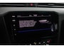 Volkswagen Passat Variant GTE 1.4 TSI 218 PK PHEV Highline - Virtual Cockpit - LED Matrix IQ - dynaudio speakers - Navigatie Pro - Zwarte hemel - DSG - Adaptieve Cruise control -