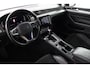 Volkswagen Passat Variant GTE 1.4 TSI 218 PK PHEV Highline - Virtual Cockpit - LED Matrix IQ - dynaudio speakers - Navigatie Pro - Zwarte hemel - DSG - Adaptieve Cruise control -