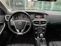 Volvo V40 Cross Country 1.5 T3 Polar+ Luxury Automaat, Panoramadak, Lederen bekleding, Unieke kilometerstand, Eerste eigenaar, Noodreservewiel, Parkeercamera, DAB+ radio, Extra getinte ramen vanaf B-stijl, Stoelverwarming, High performance audio
