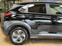 Hyundai Kona 1.6 GDI HEV Fashion | Navi | ACC | Krell | Camera | HUD | Dode hoek | 100% Dealer onderhouden!
