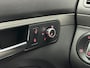 Volkswagen Touran 1.2 TSI Comfortline BlueMotion - Navi - Nieuw Apk levering - Airco - Trekhaak