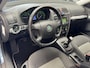 Skoda Octavia COMBI 2.0 TDI SCOUT 4x4 CRUISE CONTROL CLIMATE CONTROL ELEKTRISCHE RAMEN 17"LICHTMETALEN VELGEN TREKHAAK ZEER MOOI !! Brgl