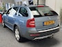 Skoda Octavia COMBI 2.0 TDI SCOUT 4x4 CRUISE CONTROL CLIMATE CONTROL ELEKTRISCHE RAMEN 17"LICHTMETALEN VELGEN TREKHAAK ZEER MOOI !! Brgl
