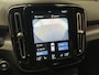 Volvo XC40 1.5 T3 R-DESIGN AUTOMAAT 360 CAMERA LEDER ALCANTARA NAVIGATIE CRUISE CONTROL STOEL EN STUUR VERWARMING KEYLESS GO APPLE CARPLAY/ANDROID RIJSTROOKSENSOREN ZEER MOOI !! Brgl
