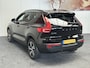 Volvo XC40 1.5 T3 R-DESIGN AUTOMAAT 360 CAMERA LEDER ALCANTARA NAVIGATIE CRUISE CONTROL STOEL EN STUUR VERWARMING KEYLESS GO APPLE CARPLAY/ANDROID RIJSTROOKSENSOREN ZEER MOOI !! Brgl