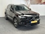 Volvo XC40 1.5 T3 R-DESIGN AUTOMAAT 360 CAMERA LEDER ALCANTARA NAVIGATIE CRUISE CONTROL STOEL EN STUUR VERWARMING KEYLESS GO APPLE CARPLAY/ANDROID RIJSTROOKSENSOREN ZEER MOOI !! Brgl