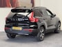 Volvo XC40 1.5 T3 R-DESIGN AUTOMAAT 360 CAMERA LEDER ALCANTARA NAVIGATIE CRUISE CONTROL STOEL EN STUUR VERWARMING KEYLESS GO APPLE CARPLAY/ANDROID RIJSTROOKSENSOREN ZEER MOOI !! Brgl