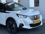 Peugeot e-2008 EV GT 50 kWh, elect. te openen panoramadak, achteruitrijcamera, 1/2 lederen sportinterieur, 17 inch, adaptief cruis