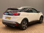 Peugeot 3008 1.2 PureTech 130 EAT8 GT-Line | Stoelverwarming | Climate controle | LED koplampen | Trekhaak | 18'' Lichtmetalen velgen  | Achteruitrijcamera | Afwijkende dakkleur | Apple Carplay/Android Auto|telefoonintegratie premium