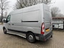 Renault Master T35 2.3 dCi L2H2 Eco DC automaat, airco, cruise control, trekhaak 2 x schuifdeur, navigatie, rijd perfect nwe apk
