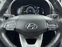 Hyundai Kona Electric EV PREMIUM 64 kWh | TWO TONE | NAVI | CLIMA | CRUISE | CAMERA | HUD | LEDER | STUUR- & STOELVERWARMING | PDC VOOR & ACHTER | DODEHOEK DETECTIE | KREILL | PRIVACY GLASS | WLTP 481 KM! |
