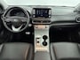 Hyundai Kona Electric EV PREMIUM 64 kWh | TWO TONE | NAVI | CLIMA | CRUISE | CAMERA | HUD | LEDER | STUUR- & STOELVERWARMING | PDC VOOR & ACHTER | DODEHOEK DETECTIE | KREILL | PRIVACY GLASS | WLTP 481 KM! |
