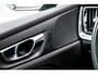 Volvo V60 2.0 B3 Inscription | Achteruitrijcamera | Parkeersensoren | Trekhaak | Lederen Bekleding | BLIS | Cruise Control Adaptief | Lichtmetalen Velgen 18 inch | Keyless Entry | Stoelverwarming
