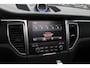 Porsche Macan 2.0 / Trekhaak / Panoramadak / Camera / Leder / Bose / 21'' / Luchtvering / Keyless / Navigatie / DAB / Stoelverwarming / ACC