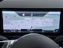 Mercedes-Benz EQA 250+ Business Solution Luxury | Trekhaak | Panoramadak | Dodehoekassistent | Apple CarPlay | Android Auto | Stoelverwarming | Sfeerverlichting | Donkergetint Glas Achter | Elektrische Achterklep | Elektrisch Inklapbare Buitenspiegels | Achteruitrijcamera | Parkeersensoren