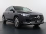 Mercedes-Benz EQA 250+ Business Solution Luxury | Trekhaak | Panoramadak | Dodehoekassistent | Apple CarPlay | Android Auto | Stoelverwarming | Sfeerverlichting | Donkergetint Glas Achter | Elektrische Achterklep | Elektrisch Inklapbare Buitenspiegels | Achteruitrijcamera | Parkeersensoren