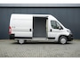 Peugeot Boxer 330 2.2 BlueHDi 120 L2H2 Premium | Camera | Cruise | Navi | Airco | Trekhaak