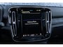Volvo XC40 Recharge Twin Ultimate 78 kWh | Warmtepomp | Panoramadak | Lichtmetalen Velgen 20 inch | Trekhaak | Harman Kardon Audio | BLIS | 360 Graden Camera | Elektrisch Verstelbare Voorstoelen | Keyless Entry