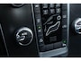 Volvo V40 Cross Country 1.6 T4 Momentum | Navigatie | Trekhaak | Lichtmetalen Velgen 17 inch | Parkeersensoren | LED Dagrijverlichting | High Performance Audio