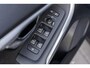 Volvo V40 Cross Country 1.6 T4 Momentum | Navigatie | Trekhaak | Lichtmetalen Velgen 17 inch | Parkeersensoren | LED Dagrijverlichting | High Performance Audio