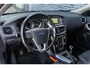 Volvo V40 Cross Country 1.6 T4 Momentum | Navigatie | Trekhaak | Lichtmetalen Velgen 17 inch | Parkeersensoren | LED Dagrijverlichting | High Performance Audio