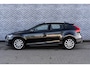 Volvo V40 Cross Country 1.6 T4 Momentum | Navigatie | Trekhaak | Lichtmetalen Velgen 17 inch | Parkeersensoren | LED Dagrijverlichting | High Performance Audio