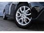 Volvo V40 Cross Country 1.6 T4 Momentum | Navigatie | Trekhaak | Lichtmetalen Velgen 17 inch | Parkeersensoren | LED Dagrijverlichting | High Performance Audio