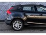 Volvo V40 Cross Country 1.6 T4 Momentum | Navigatie | Trekhaak | Lichtmetalen Velgen 17 inch | Parkeersensoren | LED Dagrijverlichting | High Performance Audio