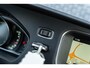Volvo V40 Cross Country 1.6 T4 Momentum | Navigatie | Trekhaak | Lichtmetalen Velgen 17 inch | Parkeersensoren | LED Dagrijverlichting | High Performance Audio