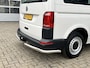 Volkswagen Transporter Kombi 2.0 TDI L1H1 BTW EN BPM VRIJ!! Euro 6 Airco Cruise controle 8-Persoons Automaat Parkeersensoren voor en achter Telefoonverbinding Ex overheid! 1e eigenaar