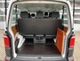 Volkswagen Transporter Kombi 2.0 TDI L1H1 BTW EN BPM VRIJ!! Euro 6 Airco Cruise controle 8-Persoons Automaat Parkeersensoren voor en achter Telefoonverbinding Ex overheid! 1e eigenaar