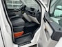 Volkswagen Transporter Kombi 2.0 TDI L1H1 BTW EN BPM VRIJ!! Euro 6 Airco Cruise controle 8-Persoons Automaat Parkeersensoren voor en achter Telefoonverbinding Ex overheid! 1e eigenaar