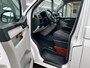 Volkswagen Transporter Kombi 2.0 TDI L1H1 BTW EN BPM VRIJ!! Euro 6 Airco Cruise controle 8-Persoons Automaat Parkeersensoren voor en achter Telefoonverbinding Ex overheid! 1e eigenaar