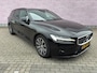 Volvo V60 2.0 T5 R-Design | Achteruitrijcamera | Parkeersensoren | Navigatie | Apple Carplay | Lichtmetalen Velgen 20 inch | Koplampen Adaptief | Trekhaak | BLIS | Verwarmde Voorstoelen en Achterbank