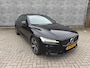 Volvo S60 2.0 Recharge T6 AWD R-Design | Plug-In Hybride (PHEV) | Achteruitrijcamera | Panoramadak | Lichtmetalen Velgen 19 inch | BLIS | Parkeersensoren | Navigatie | Apple Carplay
