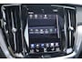 Volvo S60 2.0 Recharge T6 AWD R-Design | Plug-In Hybrid (PHEV) | Achteruitrijcamera | Panoramadak | Lichtmetalen Velgen 19 inch | BLIS | Parkeersensoren | Navigatie | Apple Carplay