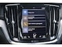 Volvo S60 2.0 Recharge T6 AWD R-Design | Plug-In Hybrid (PHEV) | Achteruitrijcamera | Panoramadak | Lichtmetalen Velgen 19 inch | BLIS | Parkeersensoren | Navigatie | Apple Carplay