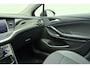 Opel Astra 1.2 Business Elegance | Trekhaak | 1350KG Trekgewicht | Navigatie | Climate Control | Start/Stopknop | Parkeercamera Achter | Automatische Verlichting | Apple Carplay & Android Auto |