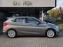 BMW 2-Serie Active Tourer 225xe Centennial High Executive PHEV RIJKLAAR | Pano, Head-Up, Navi, Cruise, Stoelverw. | NAP |