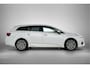 Toyota Avensis Touring Sports 1.8 VVT-i Executive Business Premium Automaat | Trekhaak | Parkeersensoren | JJ