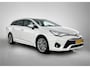 Toyota Avensis Touring Sports 1.8 VVT-i Executive Business Premium Automaat | Trekhaak | Parkeersensoren | JJ