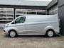 Ford Transit Custom 300 2.0 TDCI L2H1 Limited Airco Cruise control Trekhaak 2800kg trekgewicht 3-Persoons Stoelverwarming Telefoonverbinding Achterruitrij camera Parkeersensoren voor en achter Schuifdeur Euro 6