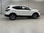 Nissan Qashqai 1.3 DIG-T Design Edition / Dealer Onderhouden / Afneembare Trekhaak 1500 KG /  Lederen Bekleding / Panoramadak / Navigatie / Stoelverwarming / 360 Graden Camera / Cruise Control / Climate Control /